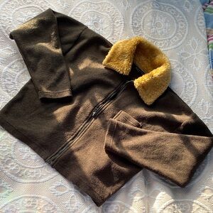 Cozy Cropped Brown Piled Fleece Zip-up with a Light Brown Collar